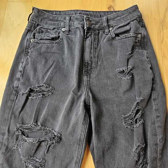 American Eagle Comfort Stretch Black Boyfriend Jeans Distressed Size 2 Regular - Picture 4 of 9